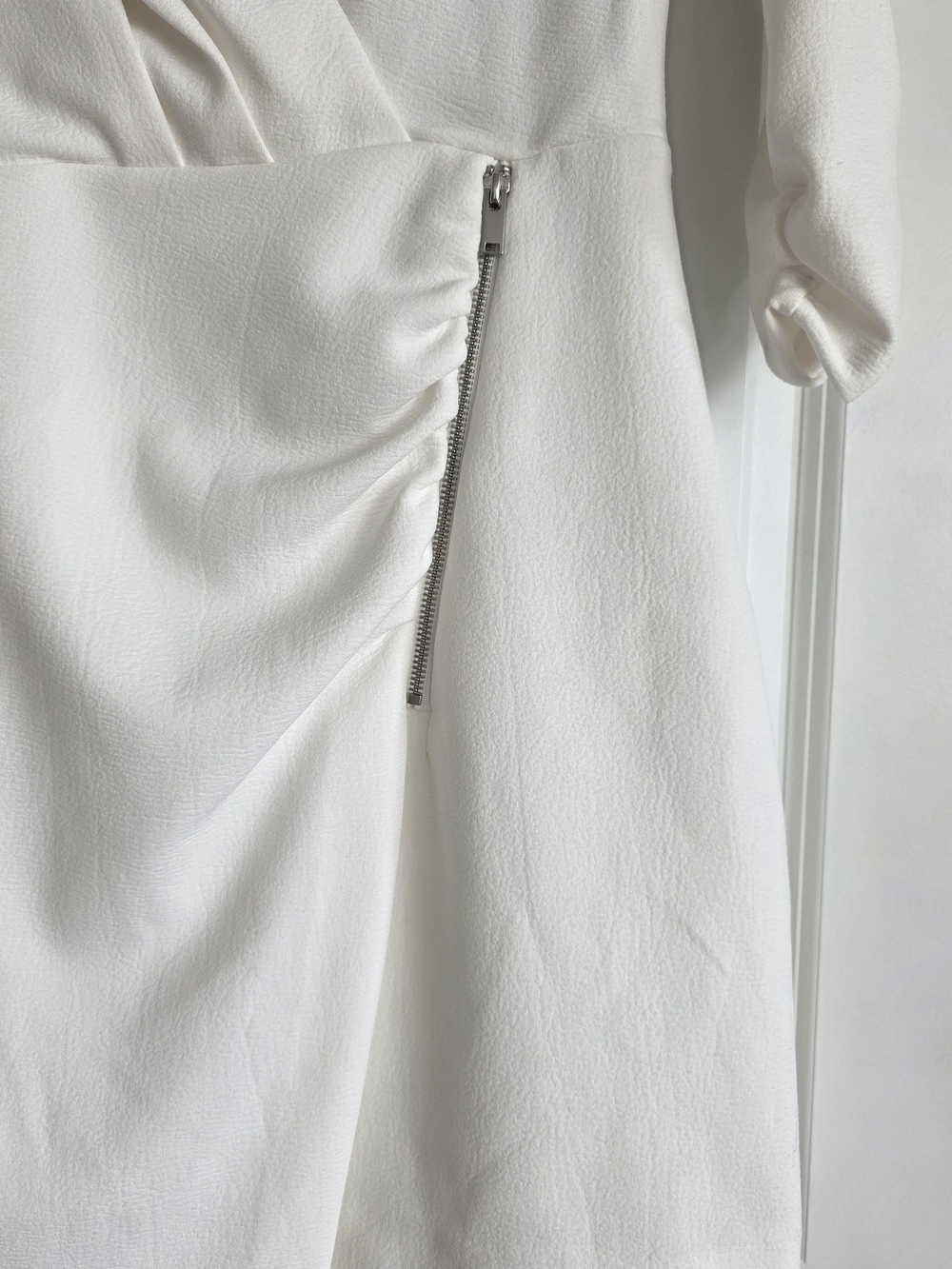 New York & Company White Faux Wrap Dress with Side Zip - Picture 4 of 6